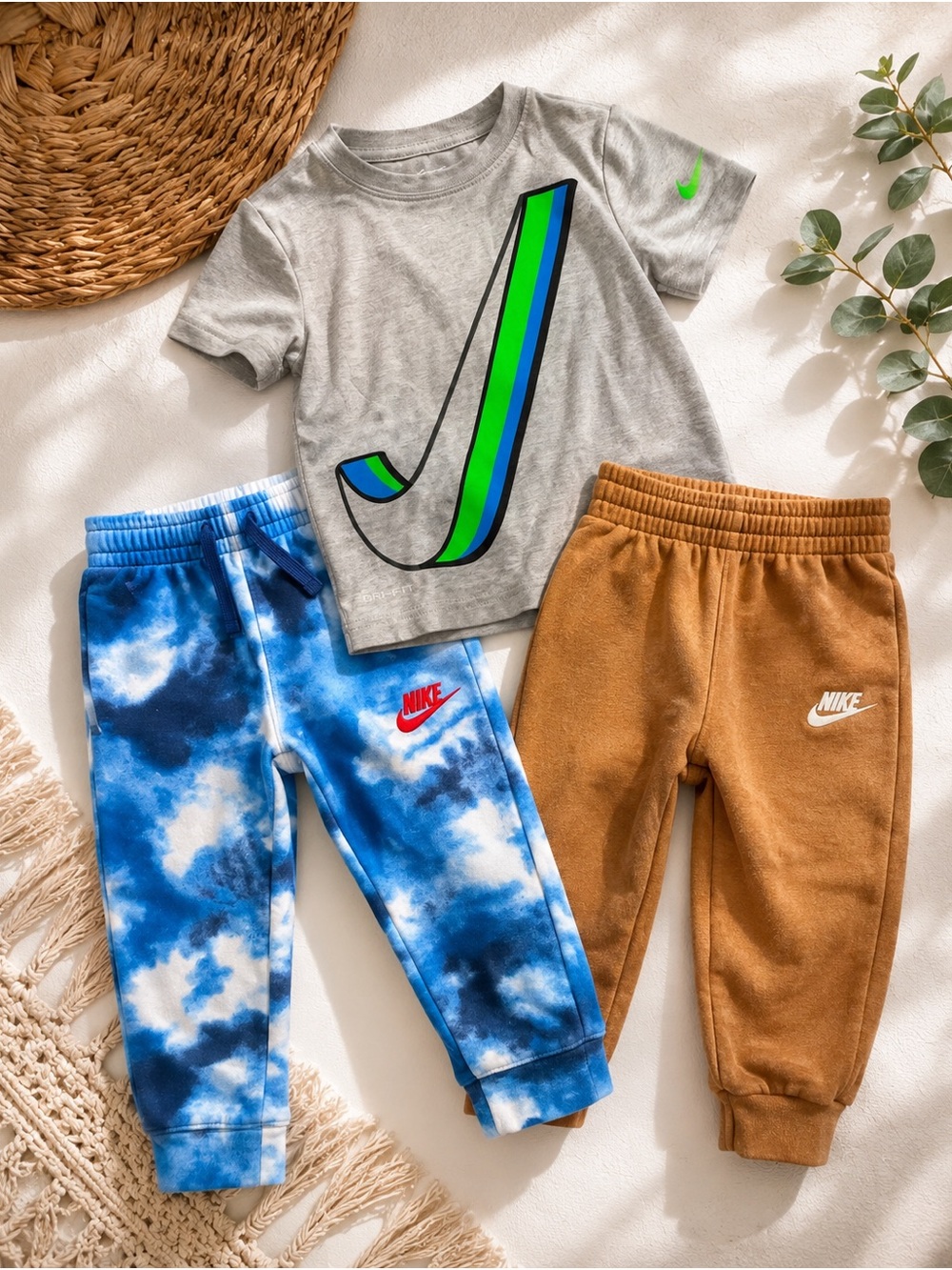 Nike Boys 4T 3pc Joggers & Dri-FIT Shirt Bundle
